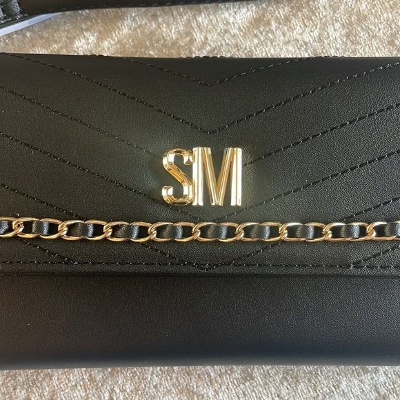 Brand New Steve Madden Black Wristlet Trifold Wallet w/ Gold Tone Chain Accents - Picture 3 of 16